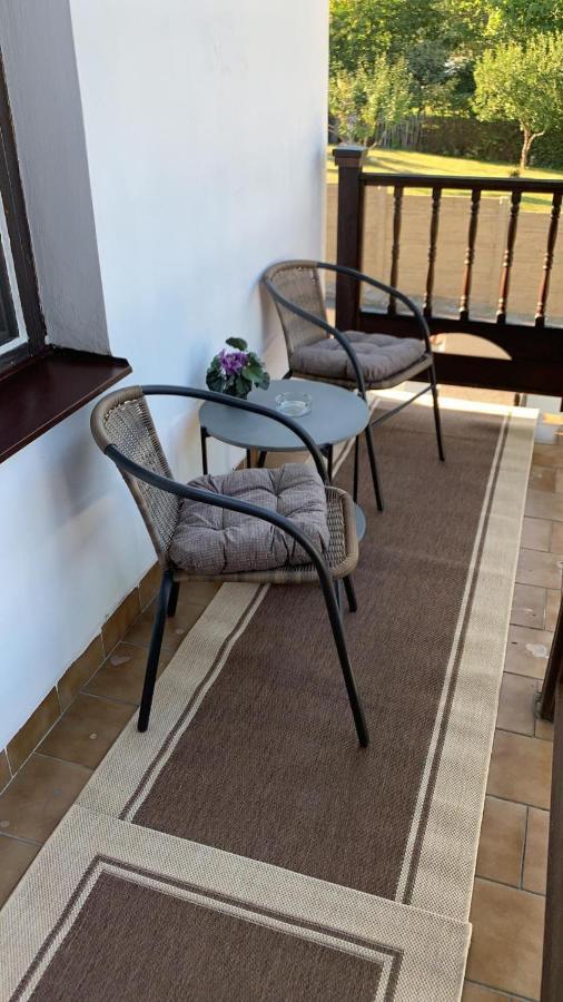 Zweibettzimmer mit Balkon